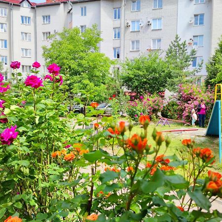Apartament Positive Lwów Zewnętrze zdjęcie