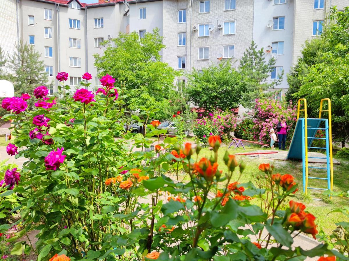 Apartament Positive Lwów Zewnętrze zdjęcie