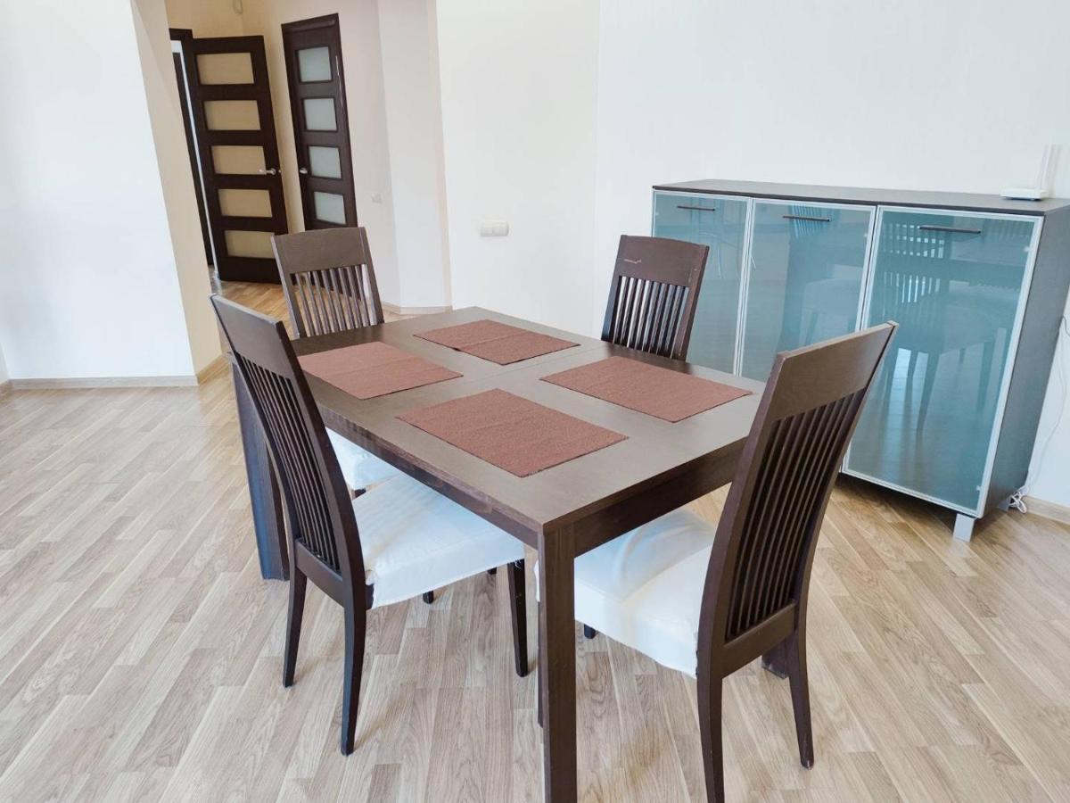 Apartament Positive Lwów Zewnętrze zdjęcie